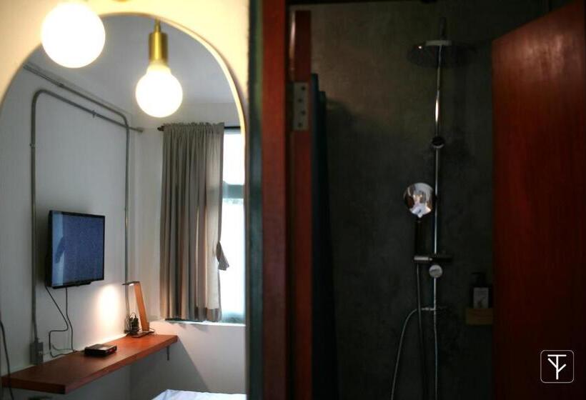 اتاق لوکس, T Boutique Hostel   Hua Lamphong