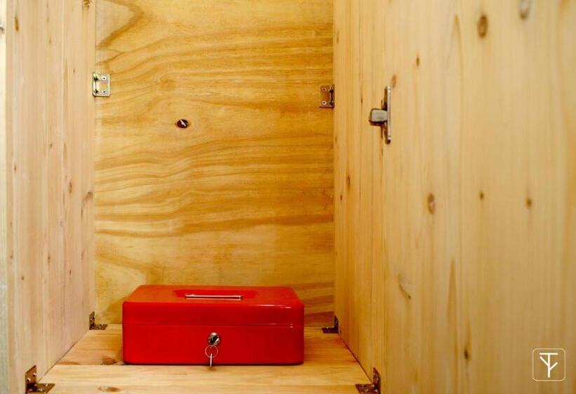 اتاق لوکس, T Boutique Hostel   Hua Lamphong