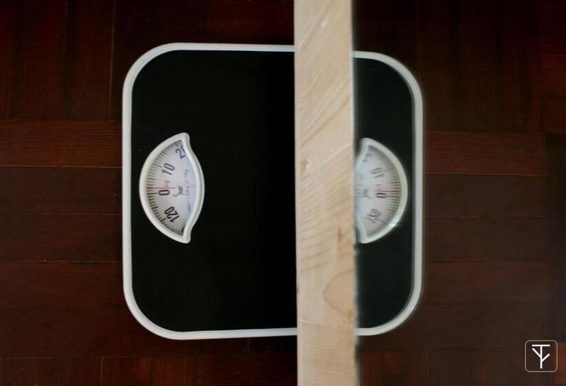 اتاق استاندارد یک نفره, T Boutique Hostel   Hua Lamphong