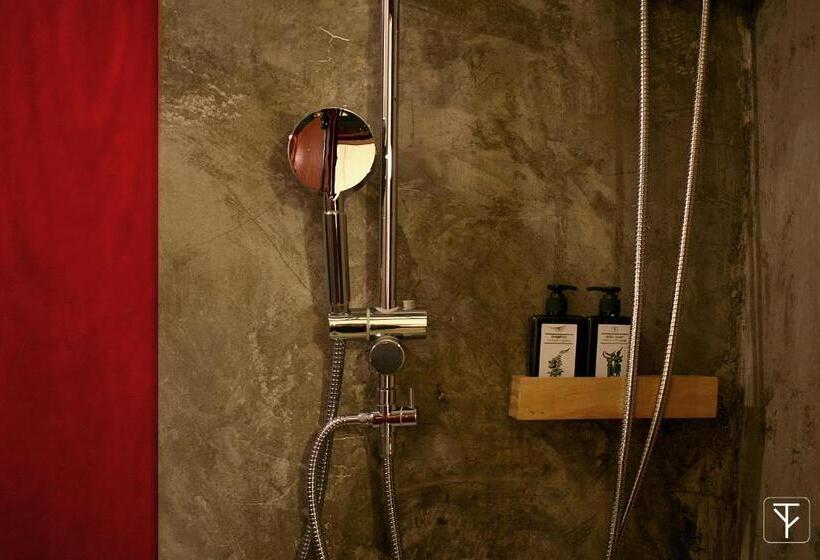 اتاق استاندارد یک نفره, T Boutique Hostel   Hua Lamphong