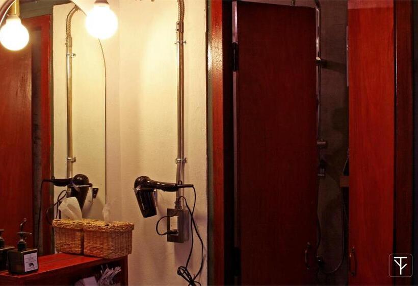 Quarto Estandar Individual, T Boutique Hostel   Hua Lamphong
