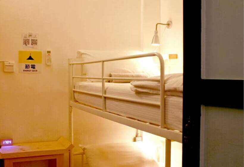 اتاق اکونومی با حمام مشترک, T Boutique Hostel   Hua Lamphong