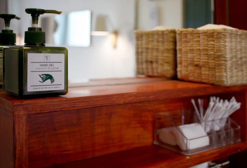 Quarto Deluxe, T Boutique Hostel   Hua Lamphong