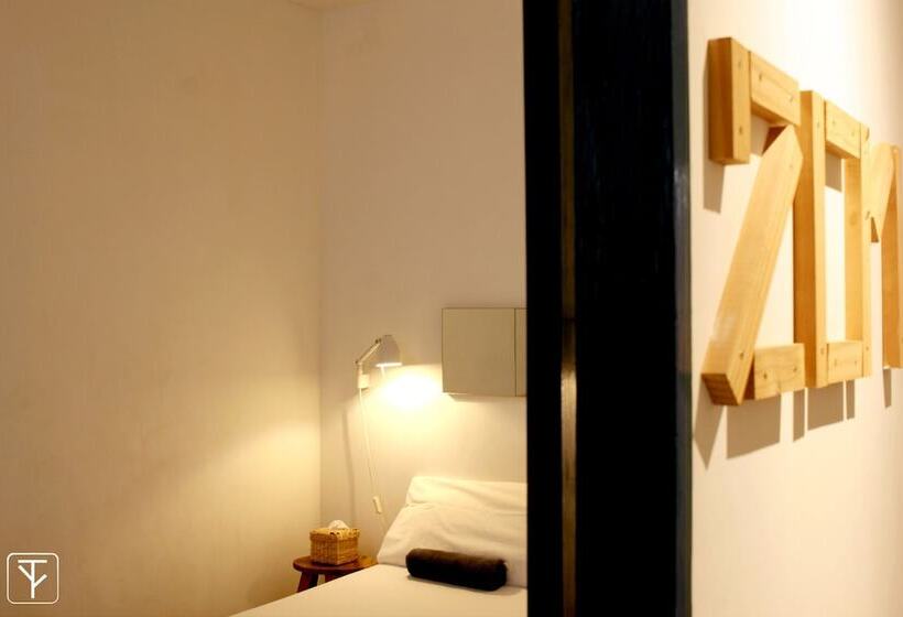 اتاق استاندارد با سرویس بهداشتی مشترک, T Boutique Hostel   Hua Lamphong