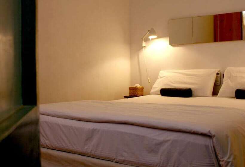 اتاق استاندارد با سرویس بهداشتی مشترک, T Boutique Hostel   Hua Lamphong