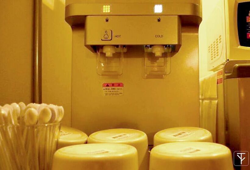 اتاق استاندارد یک نفره, T Boutique Hostel   Hua Lamphong