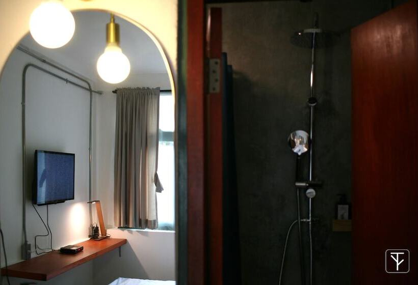اتاق لوکس, T Boutique Hostel   Hua Lamphong