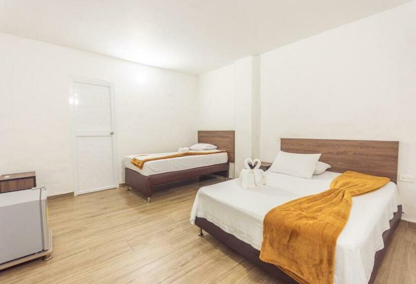 غرفة قياسية ثلاثية, Dellhar Americano By Del Toro