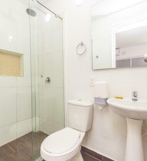 غرفة قياسية ثلاثية, Dellhar Americano By Del Toro