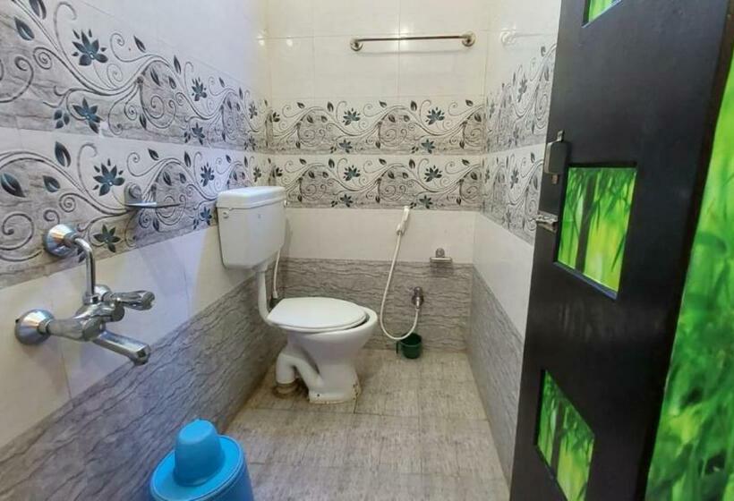 اتاق لوکس, Jagdish Palace Near Puri Sea Beach Best Choice Of Travellers