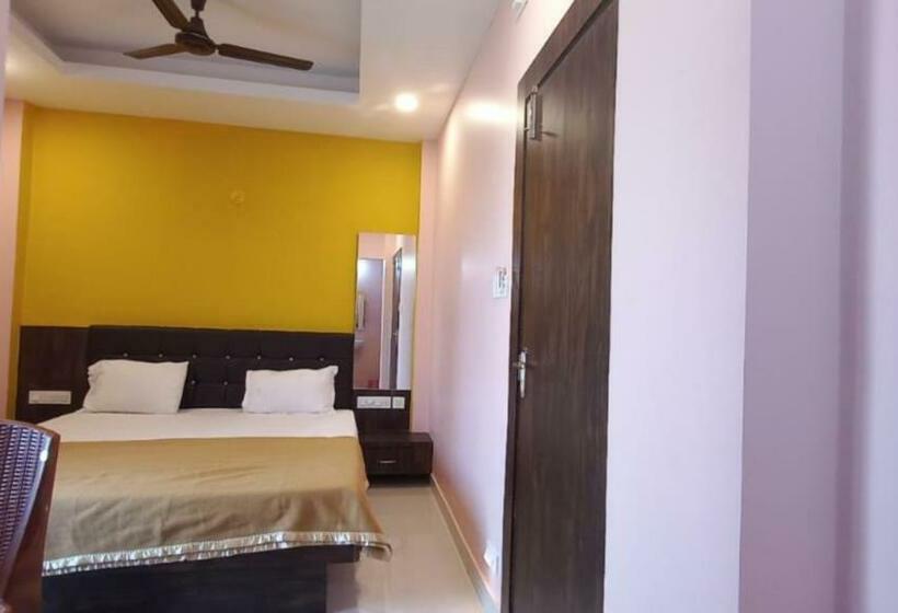 اتاق لوکس, Jagdish Palace Near Puri Sea Beach Best Choice Of Travellers