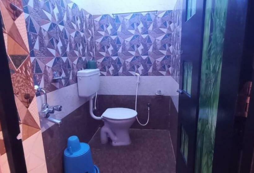 اتاق لوکس, Jagdish Palace Near Puri Sea Beach Best Choice Of Travellers