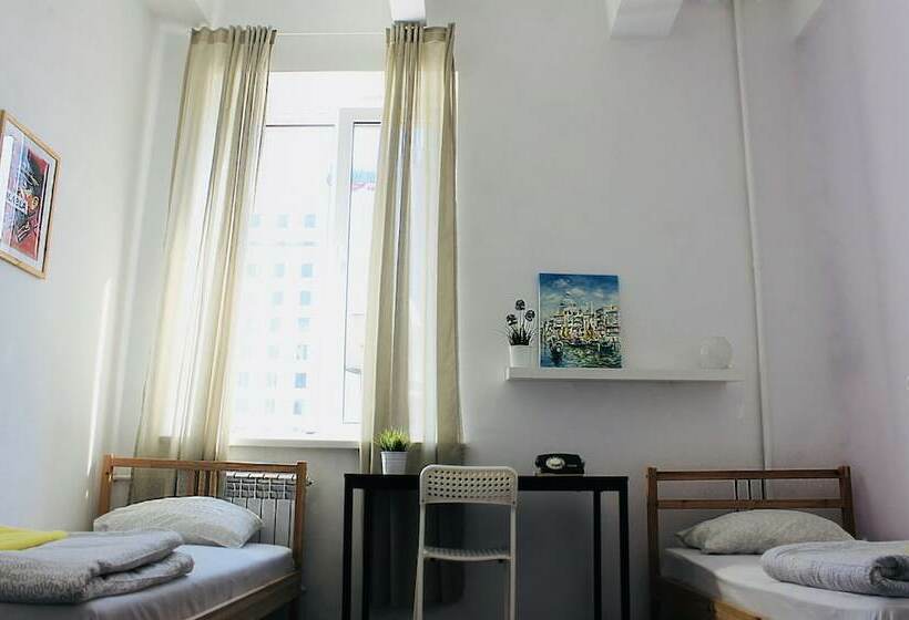 اتاق خانوادگی, Bla Bla Hostel