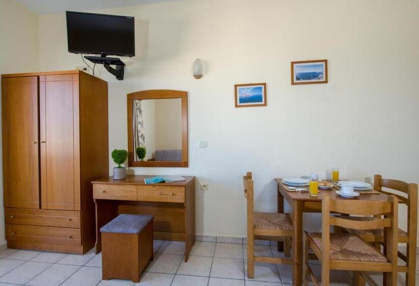 スタンダードスタジオ, Dias Hotel Apartments