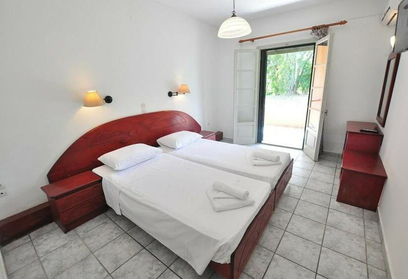 Номер Стандарт, Acharavi Garden