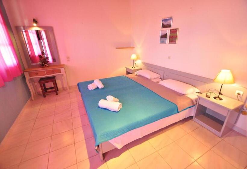 Номер Стандарт Трехместный, Acharavi Garden