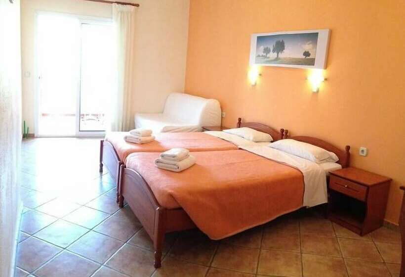 إستوديو قياسى, Aloni Hotel Pefkochori