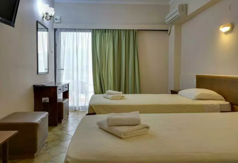 اتاق استاندارد با چشم‌انداز کوهستان, Calamos Beach Family Club