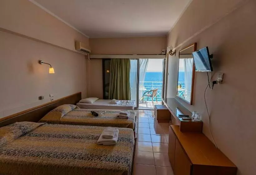 اتاق استاندارد با چشم‌انداز دریا, Calamos Beach Family Club