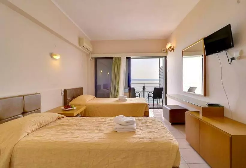 اتاق استاندارد با چشم‌انداز کوهستان, Calamos Beach Family Club