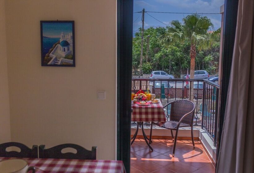 شقة غرفة واحدة, Gianna Apartments