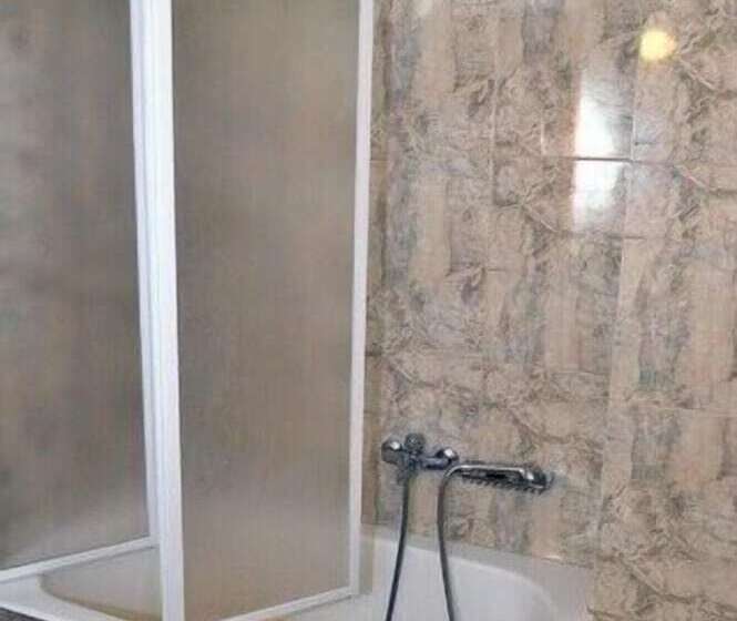 إستوديو قياسى, Gianna Apartments