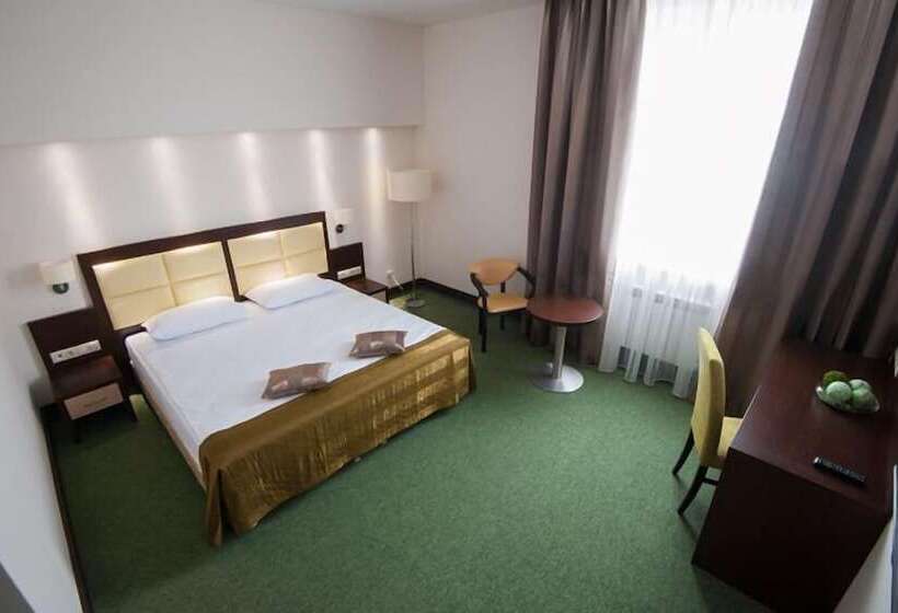 Номер Стандарт, Iskra