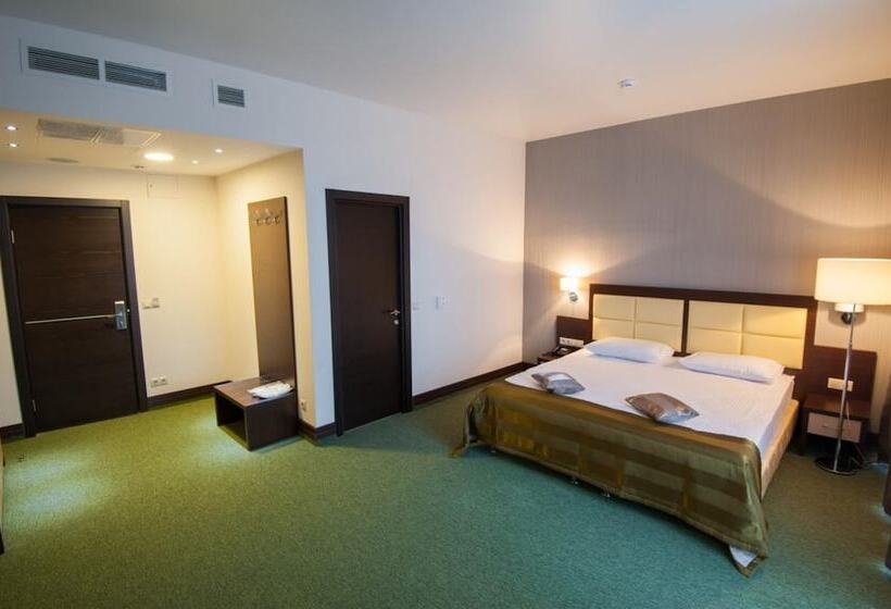 Номер Superior, Iskra