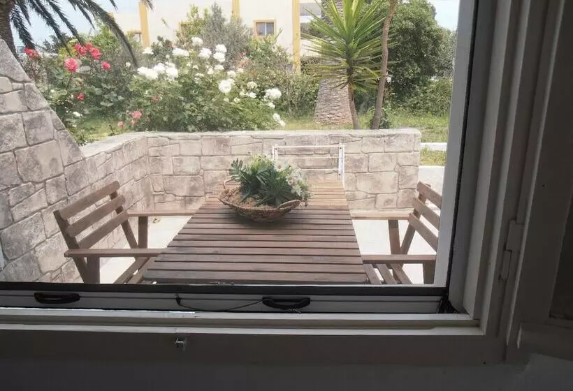 Standard Triple Room Garden View