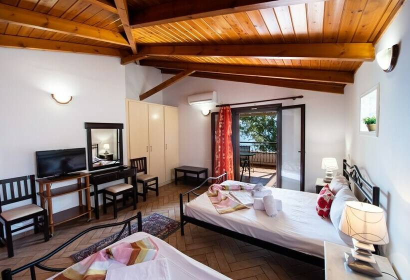 סטודיו סופריור עם נוף לים, Mavra Studios