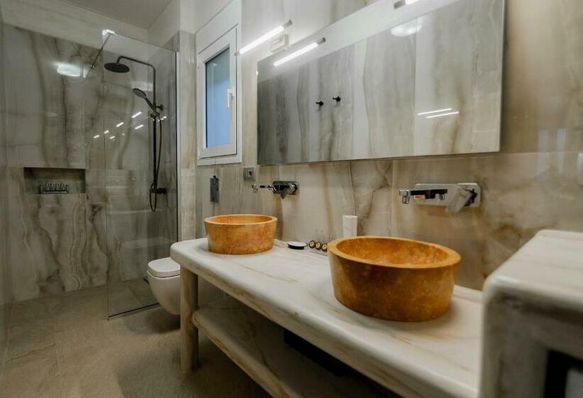 带1个卧室的带海景的公寓, Natura Luxury Suites Parga