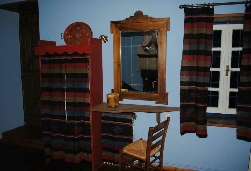 חדר סטנדרט, Orestis House