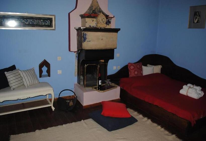 חדר סטנדרט, Orestis House