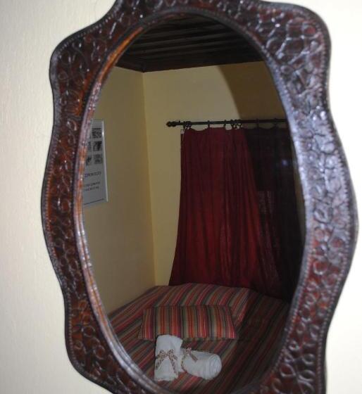 סוויטה, Orestis House