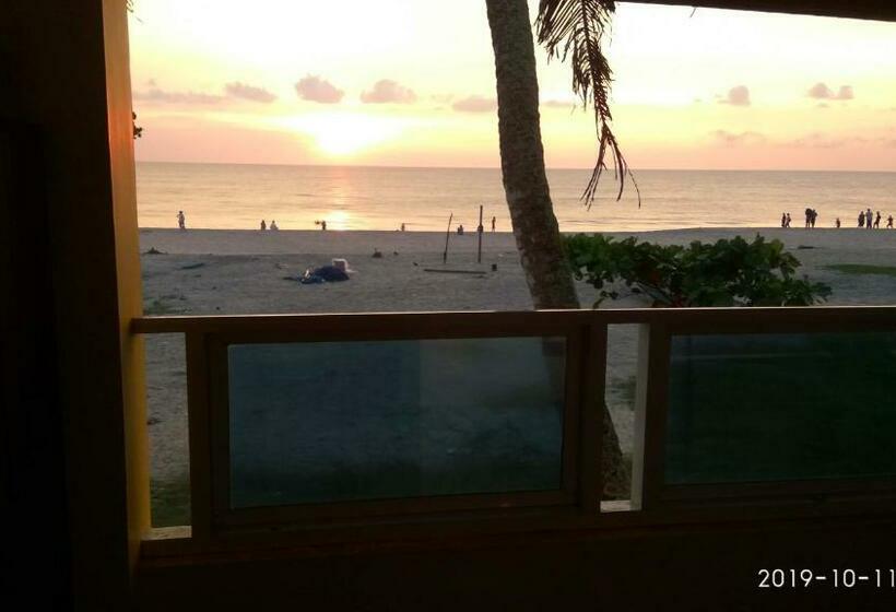 חדר דלוקס עם מרפסת נוף לים, Alleppey Holiday Beach Resort