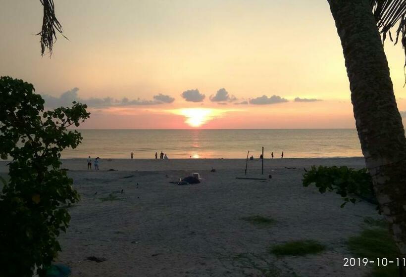 חדר דלוקס עם מרפסת נוף לים, Alleppey Holiday Beach Resort