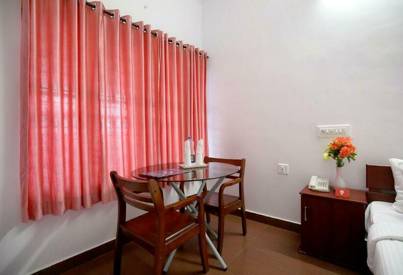 חדר דלוקס עם מרפסת נוף לים, Alleppey Holiday Beach Resort