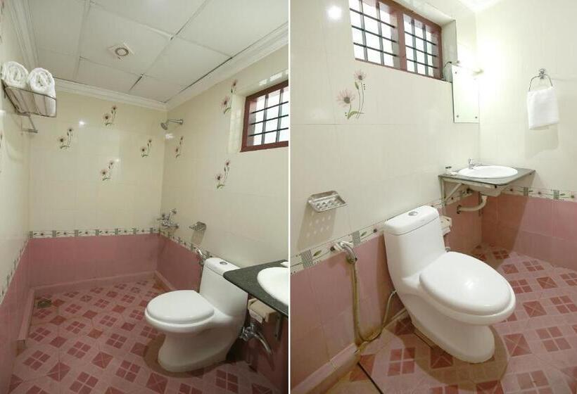 חדר דלוקס עם מרפסת נוף לים, Alleppey Holiday Beach Resort