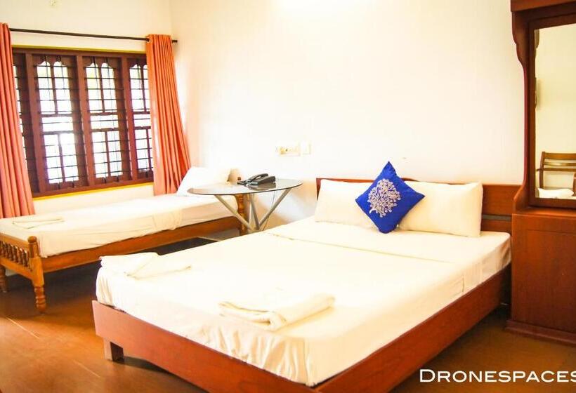 חדר דלוקס עם מרפסת נוף לים, Alleppey Holiday Beach Resort