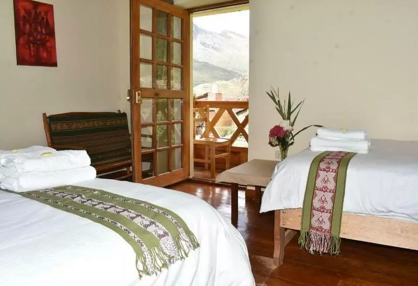 Standard Kolmen Hengen Huone, Apu Lodge