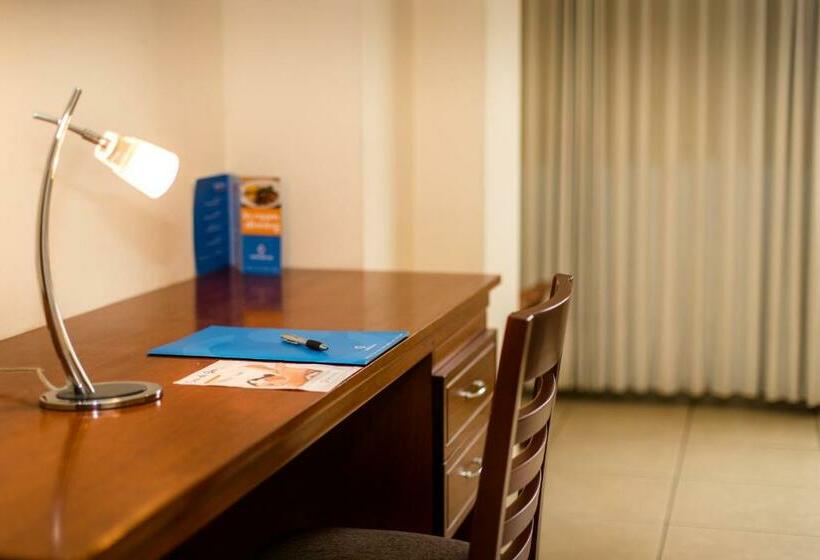 Номер Стандарт, Costa Del Sol Wyndham Pucallpa