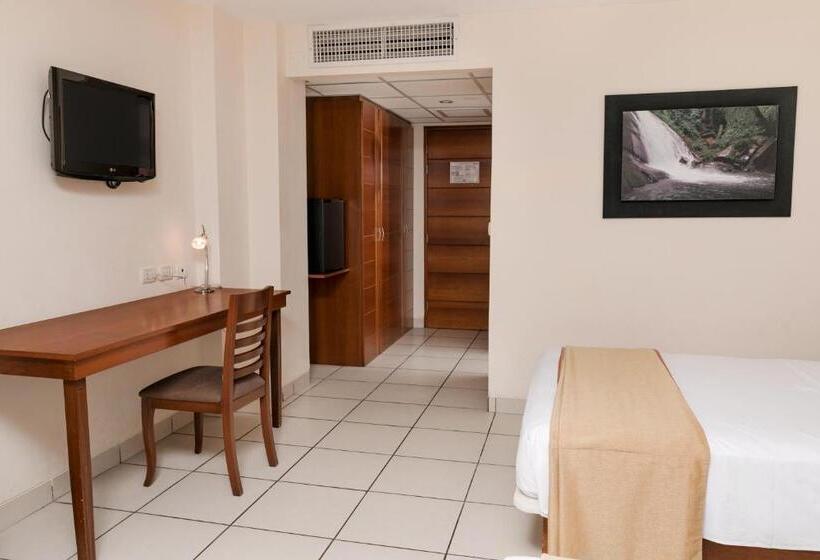 身障者適用スタンダードルーム, Costa Del Sol Wyndham Pucallpa