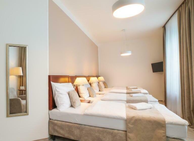 חדר סטנדרט לארבעה, Kozák