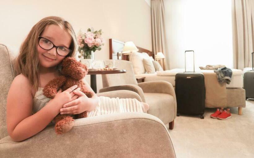 חדר סטנדרט לארבעה, Kozák