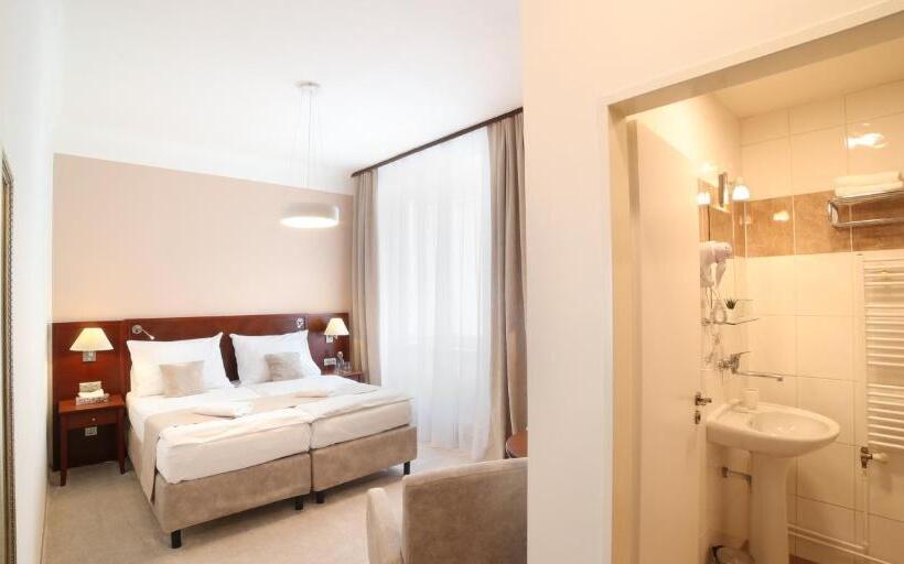 חדר אקונומי, Kozák