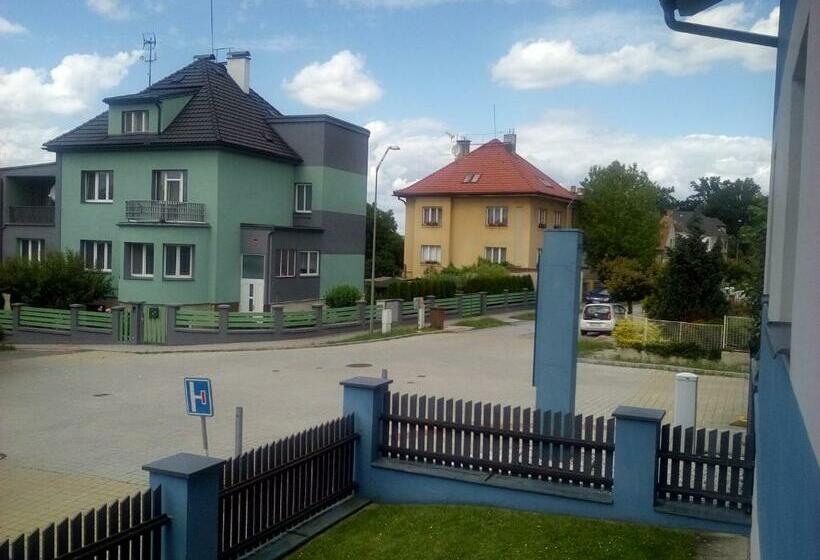 标准间, Manhattan Penzion