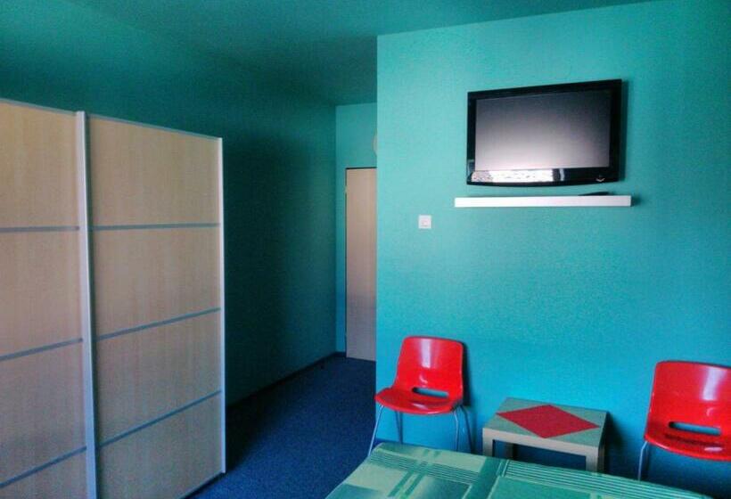 标准间, Manhattan Penzion