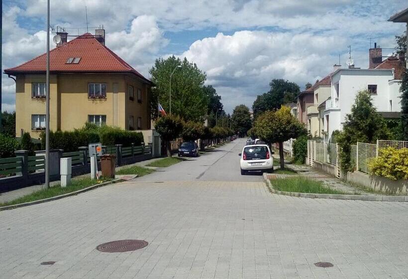 四人标准间, Manhattan Penzion