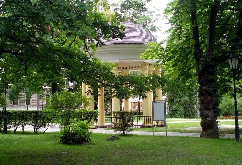 家庭工作室, Manhattan Penzion