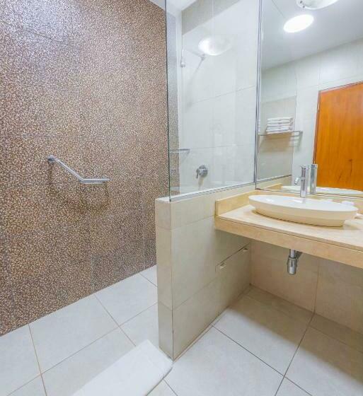 חדר דלוקס לשלושה, Miraflores Colon